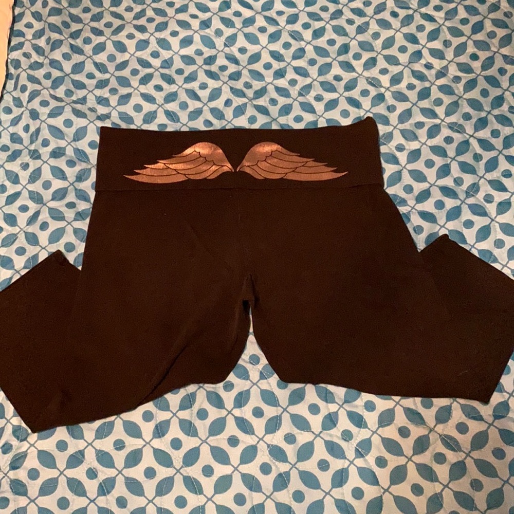 Victoria’s Secret Crop Yoga Pant Capris